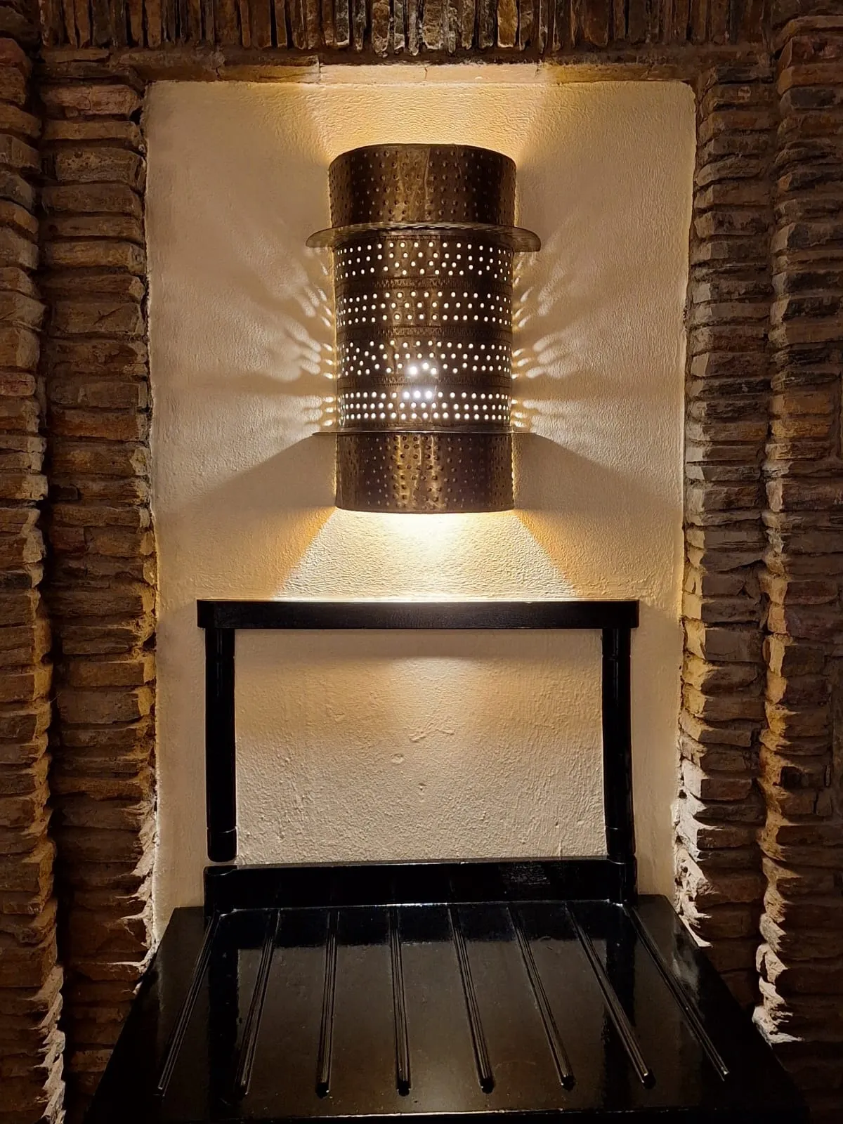 Decorative wall light and wall finish — Sarova Shaba — West Wing